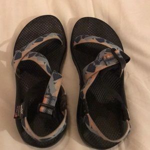 Women’s Chacos size 7